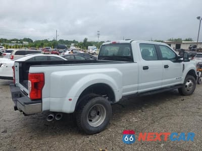 Trzecie zdjęcie samochodu z tyłu: 2022 FORD F350 SUPER DUTY VIN:1FT8W3DT5NED71561 - miniatura