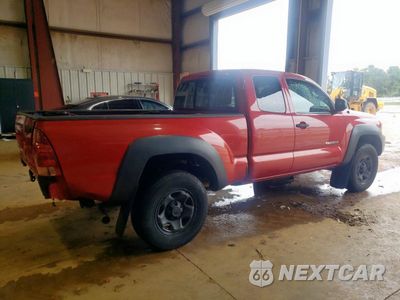 Trzecie zdjęcie samochodu z tyłu: 2013 TOYOTA TACOMA PRERUNNER ACCESS CAB VIN:5TFTU4GN8DX049745 - miniatura