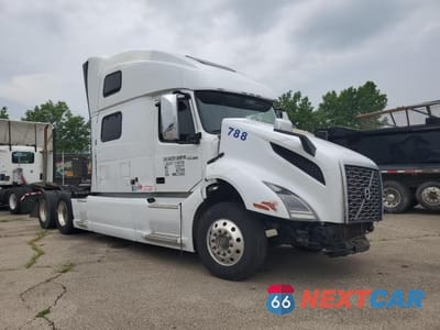 2021 VOLVO VNL SEMI TRUCK 4V4NC9EH0MN272500 - główne zdjęcie licytacji z USA - miniatura