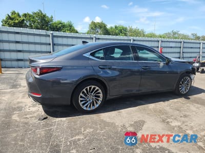 Trzecie zdjęcie samochodu z tyłu: 2024 LEXUS ES 350 BASE VIN:58AEZ1B19RU164901 - miniatura