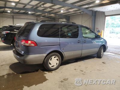 Trzecie zdjęcie samochodu z tyłu: 2002 TOYOTA SIENNA LE VIN:4T3ZF13C42U437712 - miniatura