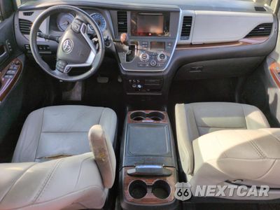Zdjęcie 8 z 15 samochodu: 2017 TOYOTA SIENNA XLE VIN:5TDYZ3DC2HS870064 - miniatura