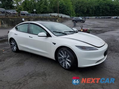 Czwarte zdjęcie samochodu z boku: 2024 TESLA MODEL 3 VIN:5YJ3E1EB9RF802155 - miniatura