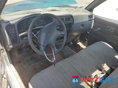 Zdjęcie 8 z 14 samochodu: 1995 NISSAN TRUCK E/XE VIN:1N6SD11SXSC469453 - miniatura