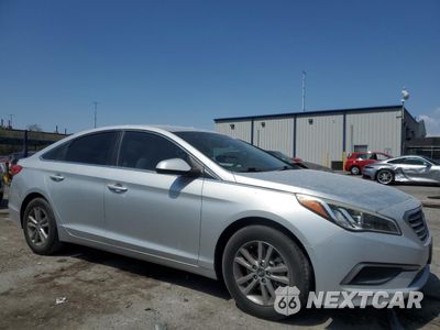 Czwarte zdjęcie samochodu z boku: 2017 HYUNDAI SONATA SE VIN:5NPE24AF5HH468380 - miniatura