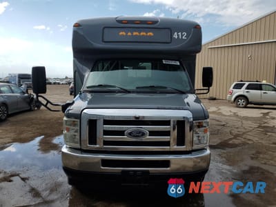 Piąte zdjęcie samochodu w środku: 2022 FORD ECONOLINE E450 SUPER DUTY CUTAWAY VAN VIN:1FDFE4FNXNDC37760 - miniatura
