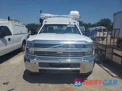 Piąte zdjęcie samochodu w środku: 2018 CHEVROLET SILVERADO K3500 VIN:1GB3KYCG4JZ210813 - miniatura