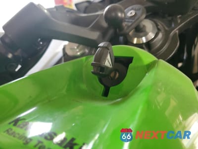 Zdjęcie 8 z 10 samochodu: 2020 KAWASAKI EX650 N VIN:ML5EXEN12LDA09714 - miniatura