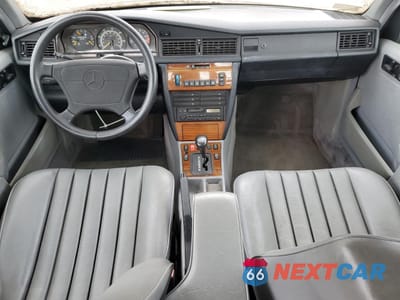 Zdjęcie 8 z 12 samochodu: 1993 MERCEDES-BENZ 190 E 2.6 VIN:WDBDA29D6PG034962 - miniatura