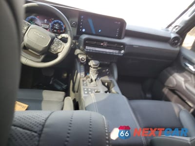 Zdjęcie 8 z 12 samochodu: 2025 TOYOTA LAND CRUISER BASE VIN:JTEABFAJ1S5009994 - miniatura