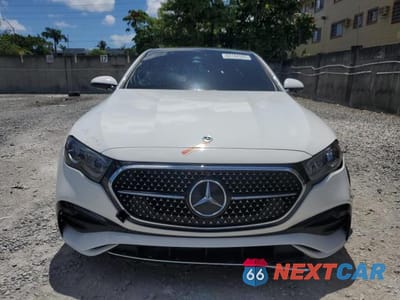 Piąte zdjęcie samochodu w środku: 2024 MERCEDES-BENZ E 350 4MATIC VIN:W1KLF4HB6RA014359 - miniatura