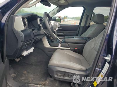 Zdjęcie 7 z 12 samochodu: 2024 TOYOTA TUNDRA CREWMAX SR VIN:5TFLA5AB0RX035701 - miniatura
