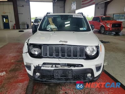 Piąte zdjęcie samochodu w środku: 2022 JEEP RENEGADE LATITUDE VIN:ZACNJDB1XNPN46674 - miniatura