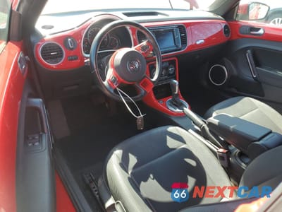 Zdjęcie 8 z 15 samochodu: 2017 VOLKSWAGEN BEETLE S/SE VIN:3VW517AT8HM807375 - miniatura