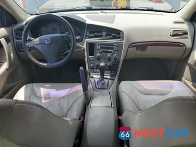 Zdjęcie 8 z 14 samochodu: 2004 VOLVO S60 2.5T VIN:YV1RH59H342396967 - miniatura