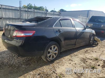 Trzecie zdjęcie samochodu z tyłu: 2011 TOYOTA CAMRY BASE VIN:4T1BF3EK0BU157859 - miniatura