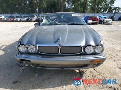 Piąte zdjęcie samochodu w środku: 2003 JAGUAR XJ8 VIN:SAJDA14C33LF57646 - miniatura
