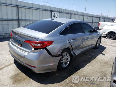 Trzecie zdjęcie samochodu z tyłu: 2017 HYUNDAI SONATA SE VIN:5NPE24AF8HH481110 - miniatura