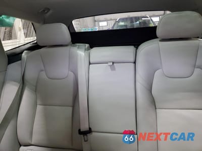 Zdjęcie 10 z 16 samochodu: 2025 VOLVO XC60 PLUS VIN:YV4M12RC3S1074224 - miniatura