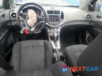 Zdjęcie 8 z 12 samochodu: 2020 CHEVROLET SONIC LT VIN:1G1JD5SB5L4142578 - miniatura