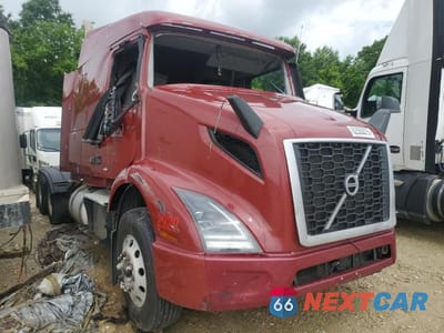 2020 VOLVO VNR 4V4WC9EH5LN233999 - główne zdjęcie licytacji z USA - miniatura