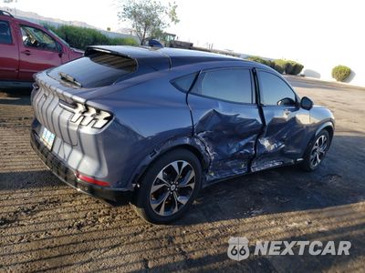 Trzecie zdjęcie samochodu z tyłu: 2021 FORD MUSTANG MACH-E PREMIUM VIN:3FMTK3RM2MMA24488 - miniatura