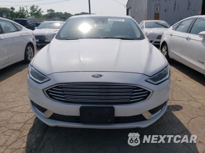 Piąte zdjęcie samochodu w środku: 2018 FORD FUSION SE HYBRID VIN:3FA6P0LU0JR118724 - miniatura
