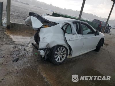 Trzecie zdjęcie samochodu z tyłu: 2018 TOYOTA CAMRY L VIN:4T1B11HK5JU632810 - miniatura
