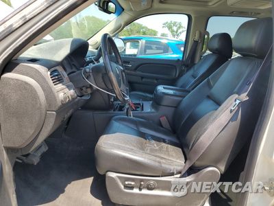 Zdjęcie 7 z 13 samochodu: 2013 CHEVROLET SUBURBAN K1500 LTZ VIN:1GNSKKE77DR269092 - miniatura
