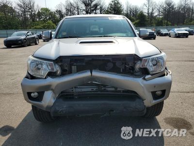 Piąte zdjęcie samochodu w środku: 2015 TOYOTA TACOMA DOUBLE CAB VIN:3TMLU4EN1FM175621 - miniatura