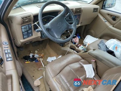 Zdjęcie 8 z 14 samochodu: 1996 CHEVROLET BLAZER VIN:1GNCS13W2T2242740 - miniatura
