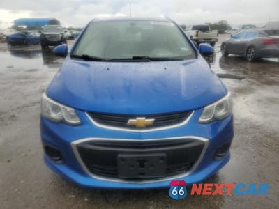 Piąte zdjęcie samochodu w środku: 2020 CHEVROLET SONIC LT VIN:1G1JD5SB5L4142578 - miniatura
