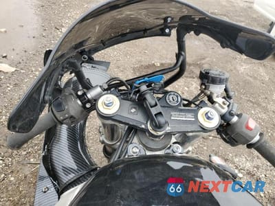 Zdjęcie 7 z 9 samochodu: 2003 SUZUKI GSX-R600 VIN:JS1GN7BA732109976 - miniatura