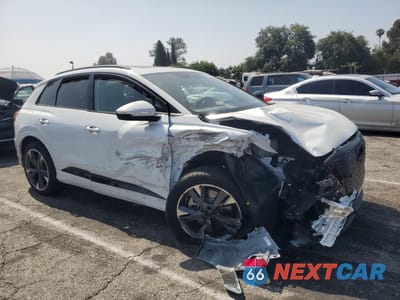 Czwarte zdjęcie samochodu z boku: 2024 AUDI Q4 E-TRON PREMIUM VIN:WA1KUBFZ4RP061610 - miniatura