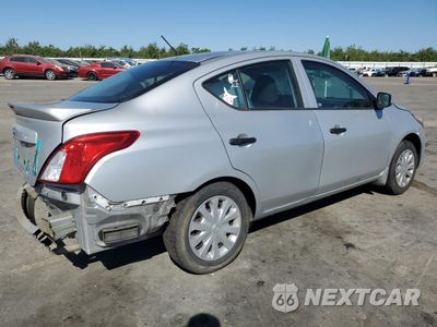 Trzecie zdjęcie samochodu z tyłu: 2019 NISSAN VERSA S VIN:3N1CN7AP2KL807440 - miniatura