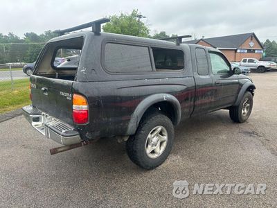 Czwarte zdjęcie samochodu z boku: 2004 TOYOTA TACOMA XTRACAB VIN:5TEWM72N44Z348227 - miniatura