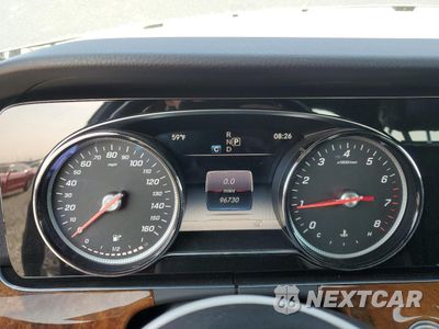 Zdjęcie 9 z 13 samochodu: 2017 MERCEDES-BENZ E 300 4MATIC VIN:WDDZF4KB8HA096371 - miniatura