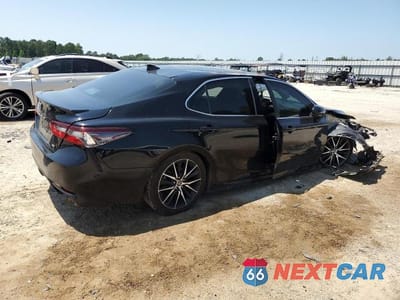 Trzecie zdjęcie samochodu z tyłu: 2021 TOYOTA CAMRY SE VIN:4T1G11AK6MU481044 - miniatura