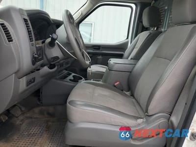 Zdjęcie 7 z 13 samochodu: 2020 NISS NV 2500 HD SV VIN:1N6BF0LY9LN808991 - miniatura