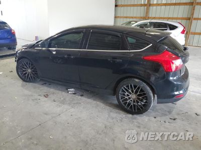 Drugie zdjęcie samochodu z przodu: 2013 FORD FOCUS TITANIUM VIN:1FADP3N24DL187939 - miniatura