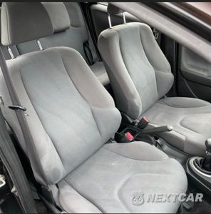 Piąte zdjęcie samochodu w środku: 2013 HONDA FIT VIN:JHMGE8G33DC052143 - miniatura