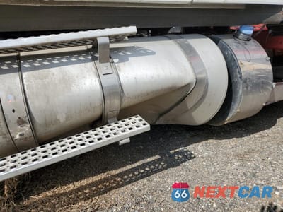 Zdjęcie 9 z 10 samochodu: 2022 VOLVO VAH CAR CARRIER TRUCK VIN:4V5RC9EH6NN297156 - miniatura