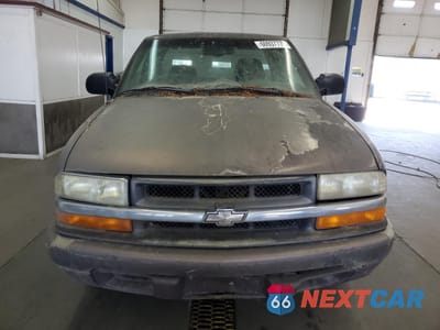 Piąte zdjęcie samochodu w środku: 2000 CHEVROLET S TRUCK S10 VIN:1GCCS1945YK123621 - miniatura