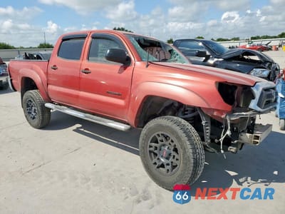 Czwarte zdjęcie samochodu z boku: 2013 TOYOTA TACOMA DOUBLE CAB PRERUNNER VIN:3TMJU4GNXDM153117 - miniatura