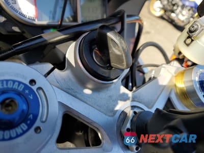 Zdjęcie 8 z 10 samochodu: 2010 BMW S 1000 RR VIN:WB1051707AZV40579 - miniatura