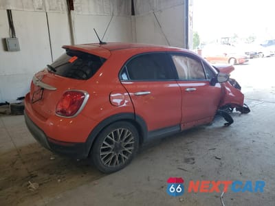Trzecie zdjęcie samochodu z tyłu: 2016 FIAT 500X TREKKING VIN:ZFBCFYCT0GP332988 - miniatura