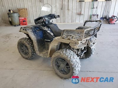 Trzecie zdjęcie samochodu z tyłu: 2019 POLARIS SPORTSMAN XP 1000 PREMIUM VIN:4XASXZ958KB668635 - miniatura