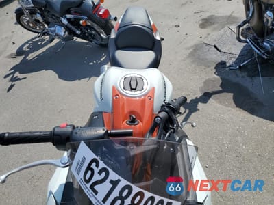 Piąte zdjęcie samochodu w środku: 2023 KAWASAKI EX650 R VIN:ML5EXER12PDA90780 - miniatura