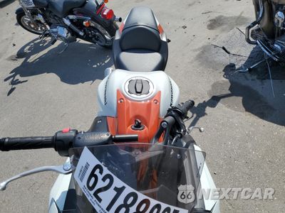 Piąte zdjęcie samochodu w środku: 2023 KAWASAKI EX650 R VIN:ML5EXER12PDA90780 - miniatura