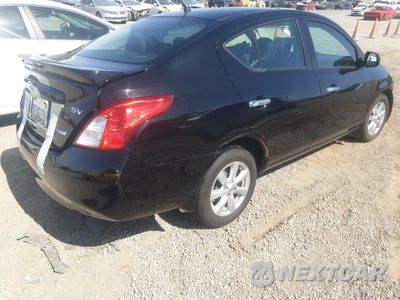 Trzecie zdjęcie samochodu z tyłu: 2014 NISSAN VERSA S VIN:3N1CN7AP9EL856722 - miniatura